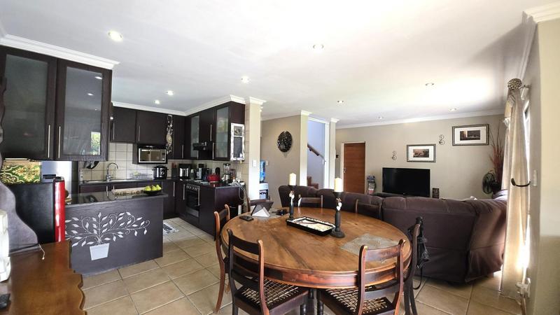 2 Bedroom Property for Sale in Gateway Manor North West